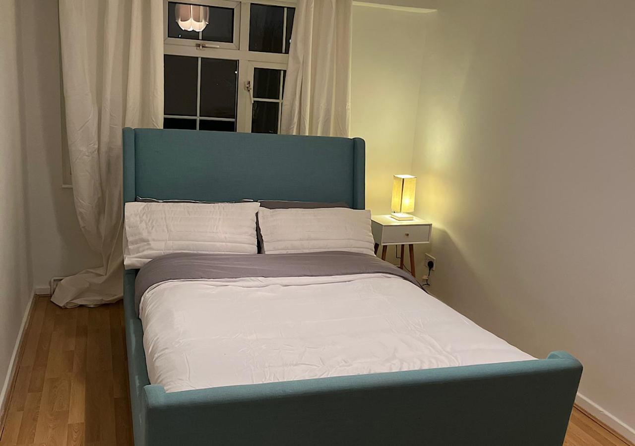 Lovely 2 Bedroom Apartment With Parking Space London Exterior photo