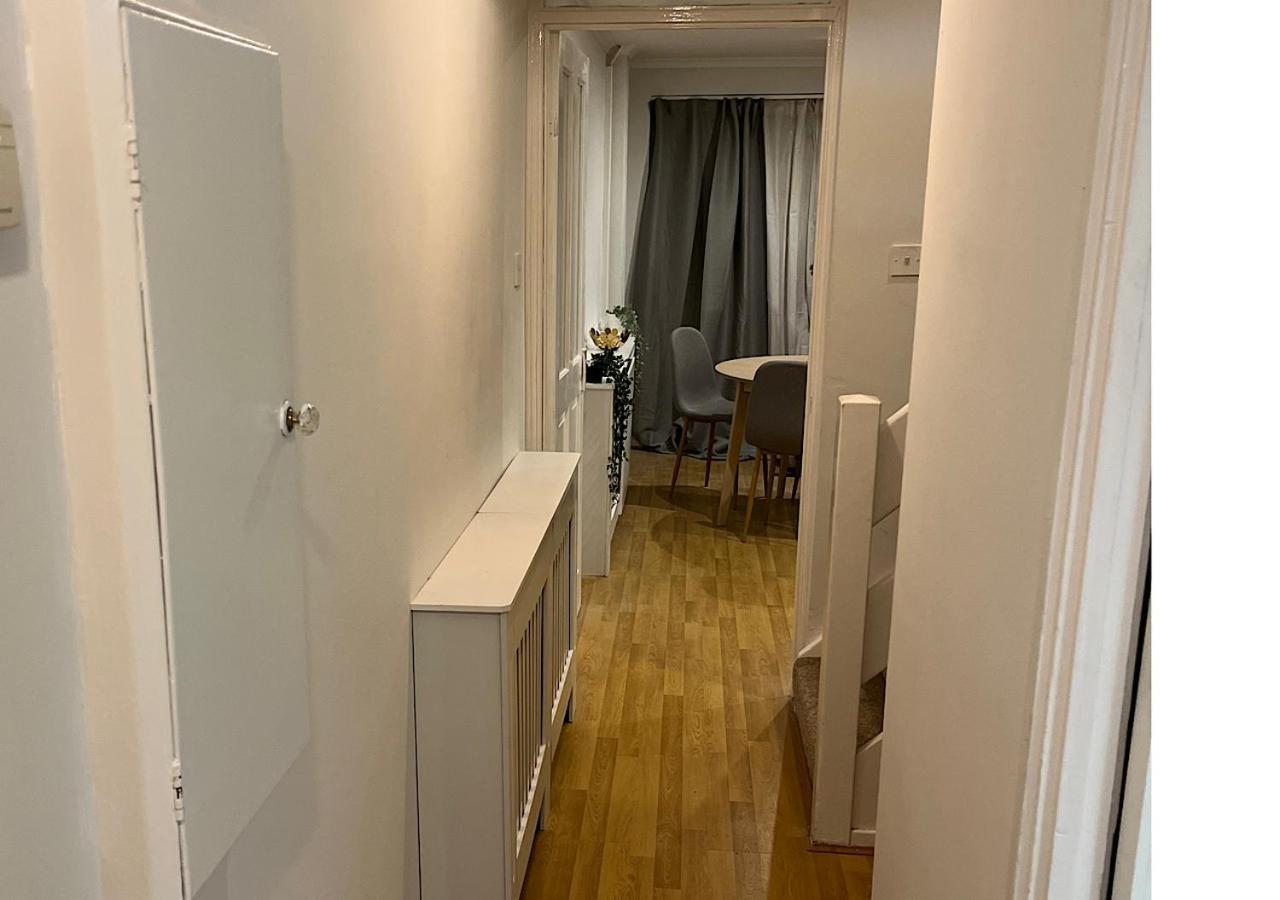 Lovely 2 Bedroom Apartment With Parking Space London Exterior photo