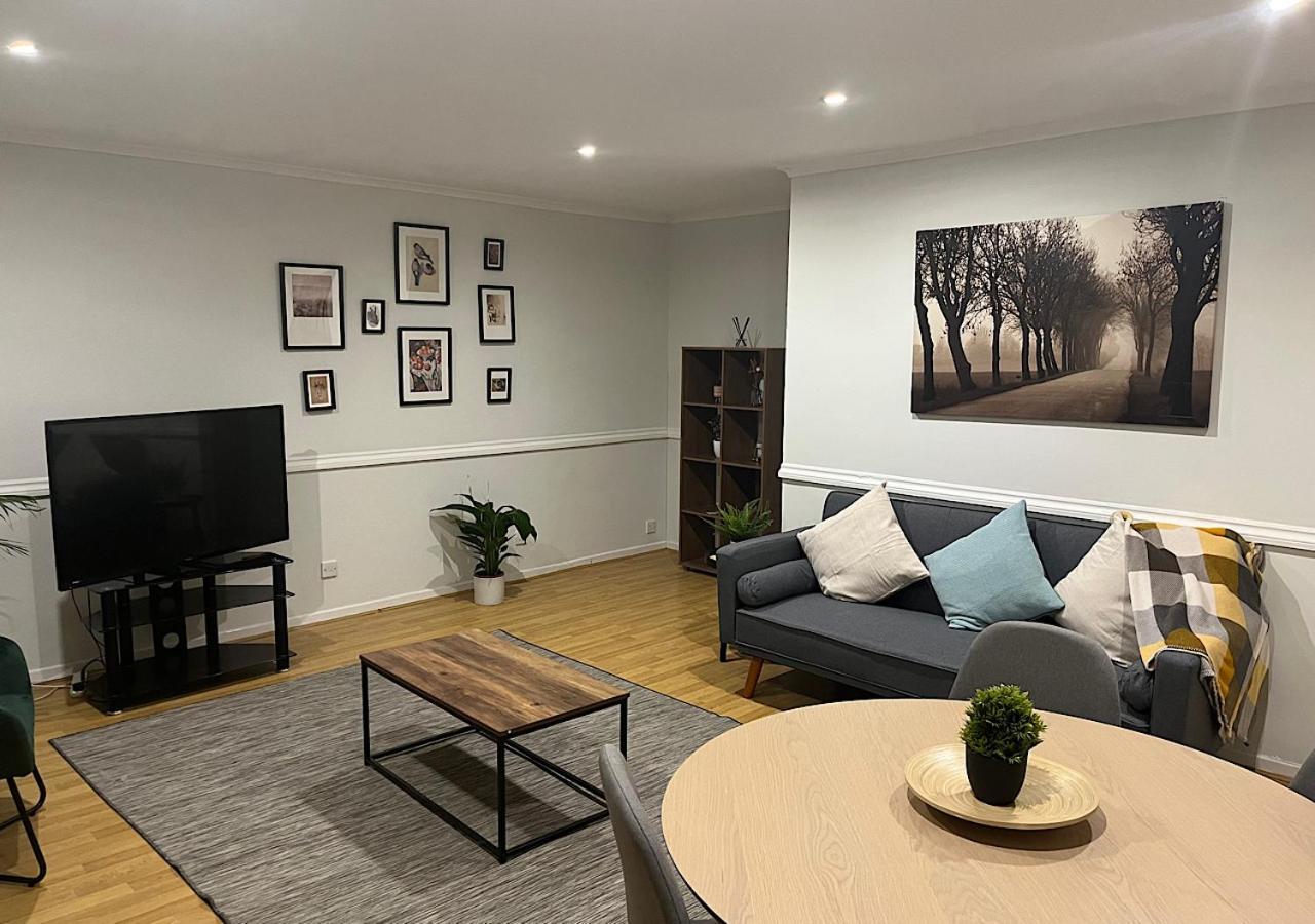 Lovely 2 Bedroom Apartment With Parking Space London Exterior photo