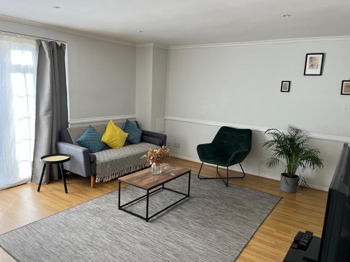 Lovely 2 Bedroom Apartment With Parking Space London Exterior photo
